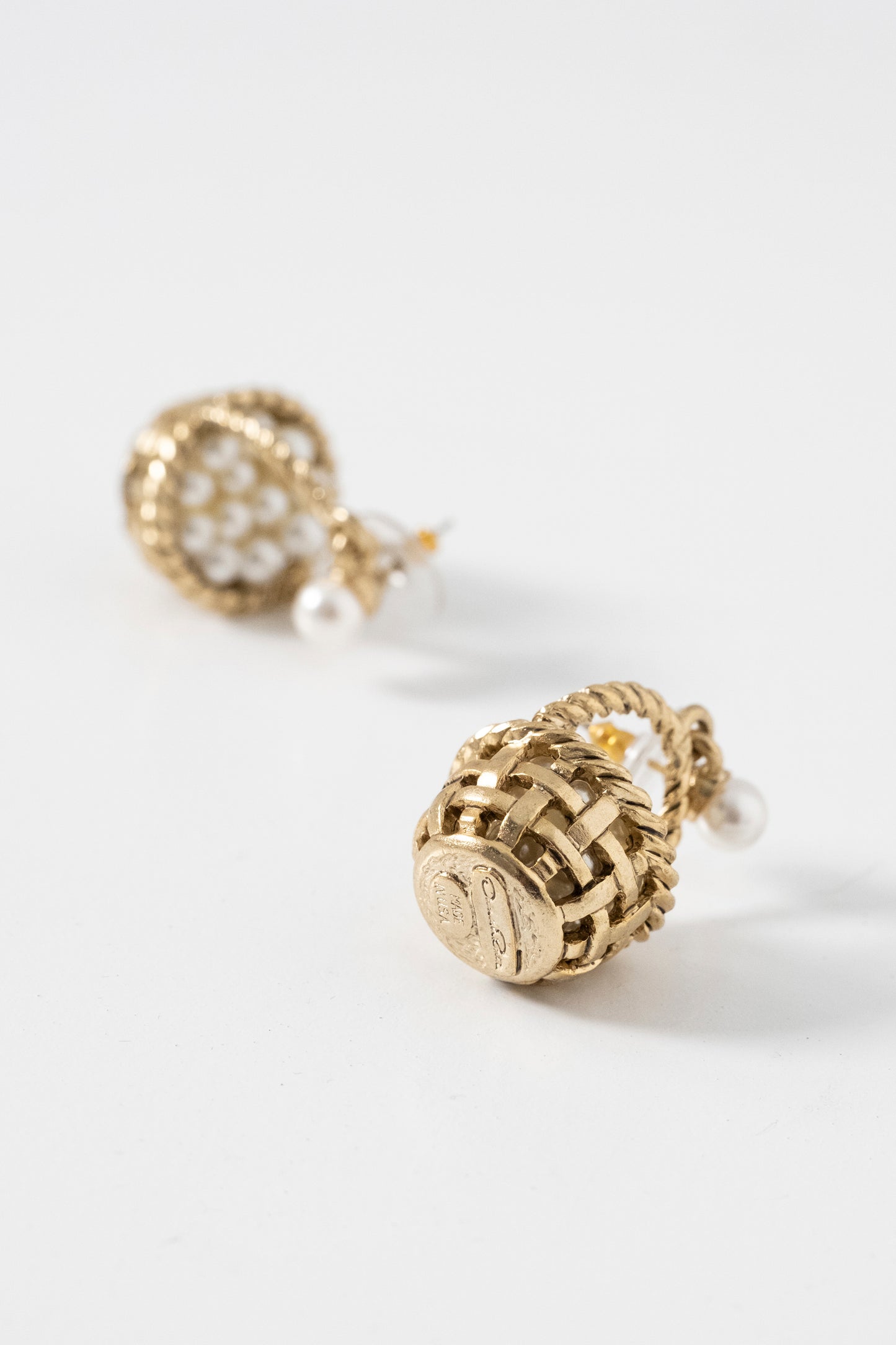 BASKET EARRING