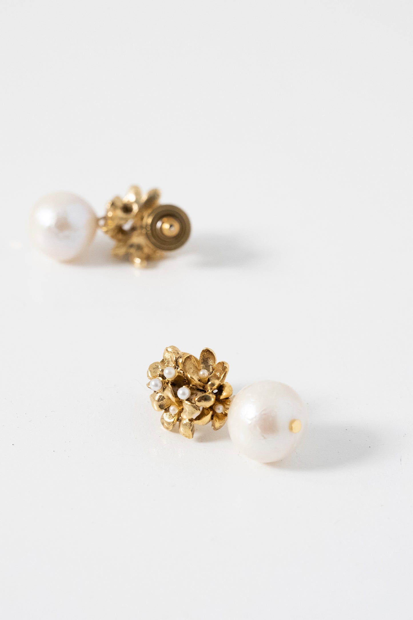 PEARL DROP EARRING