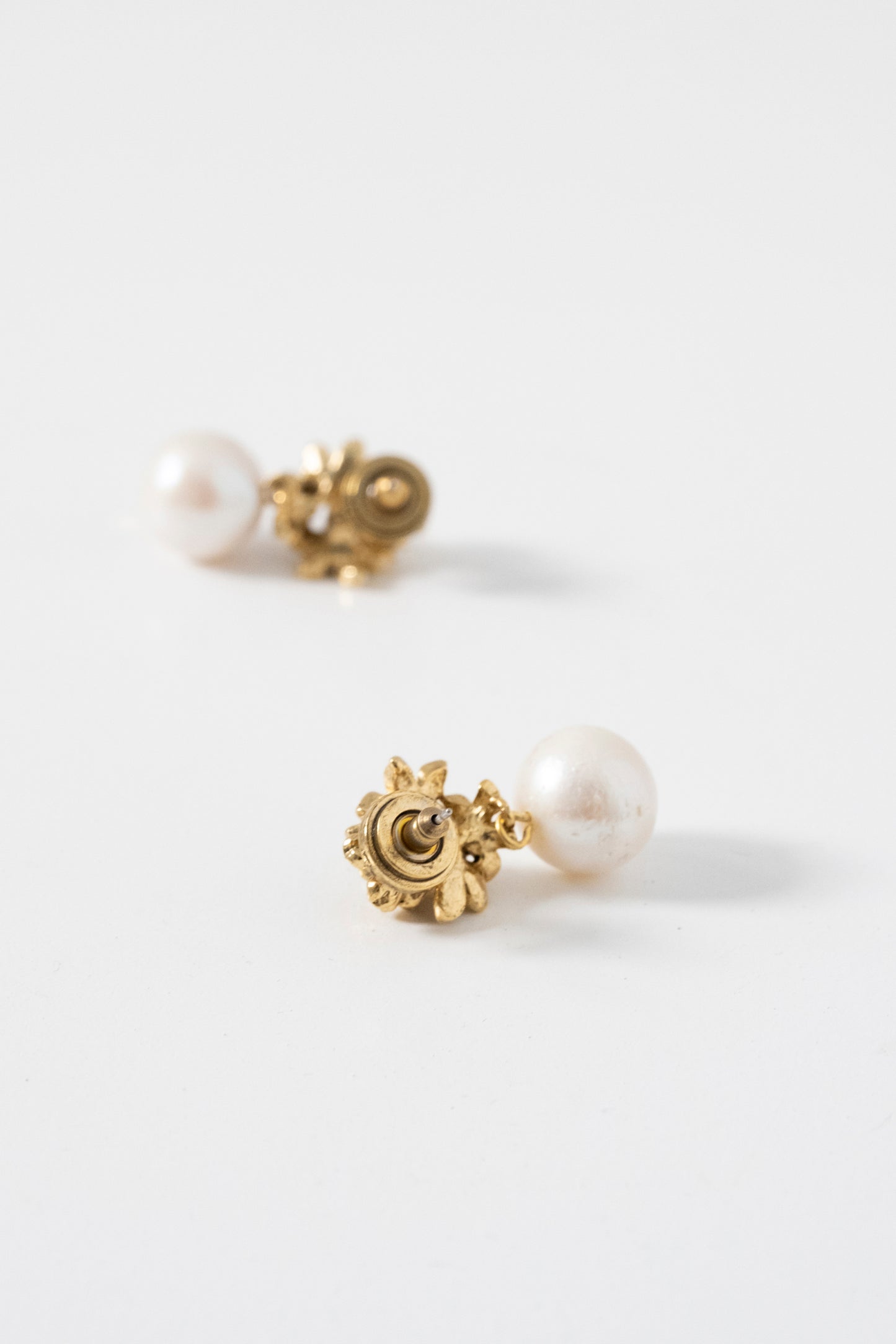 PEARL DROP EARRING