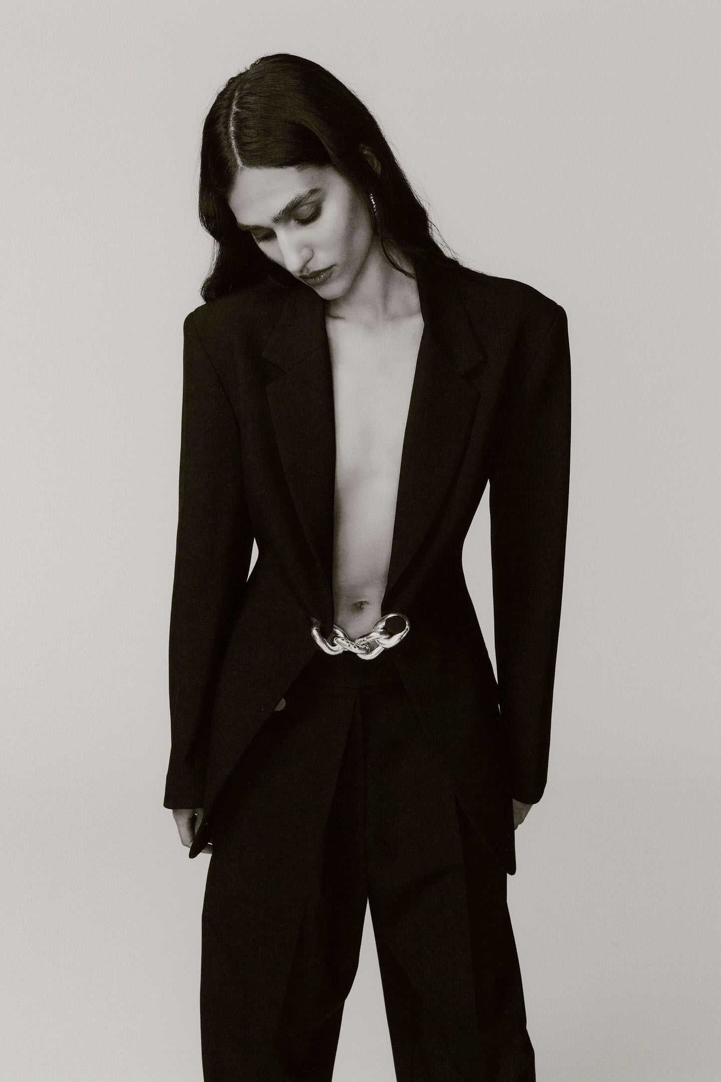PIERCED CHAIN BLAZER