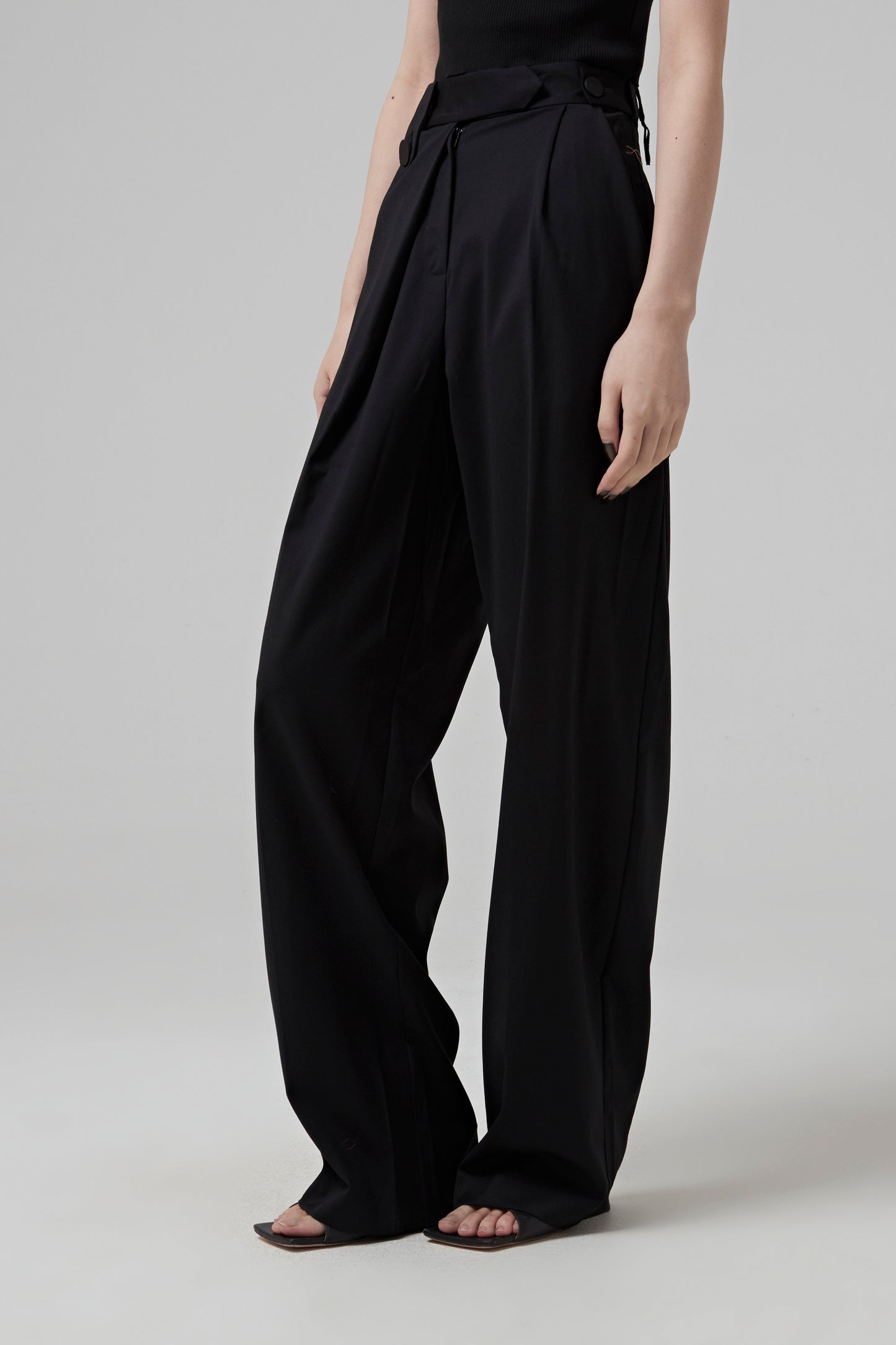 BELTED WOOL PLEATTROUSER