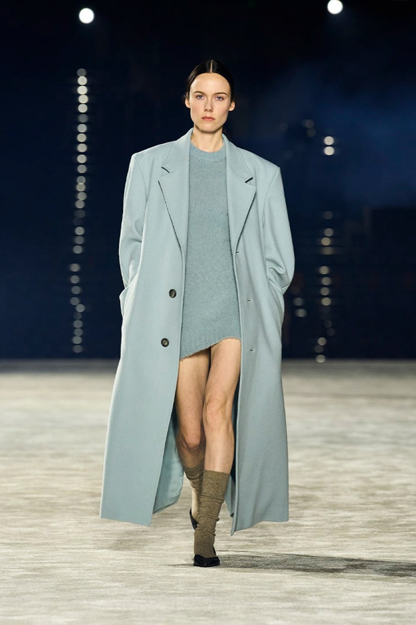 THREE BUTTONS COAT