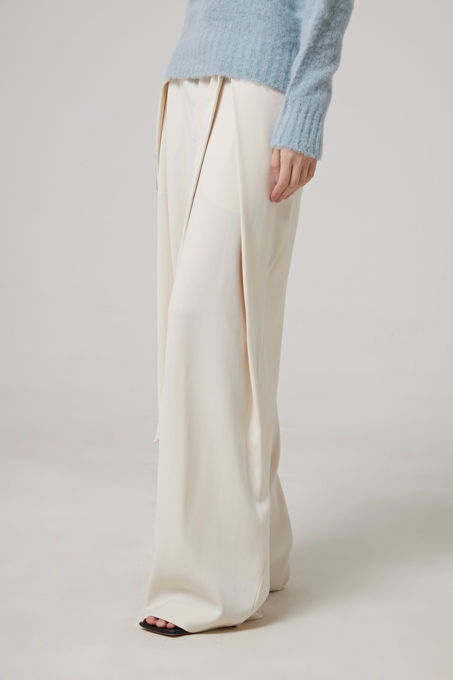 TROUSERS WITH PANELS