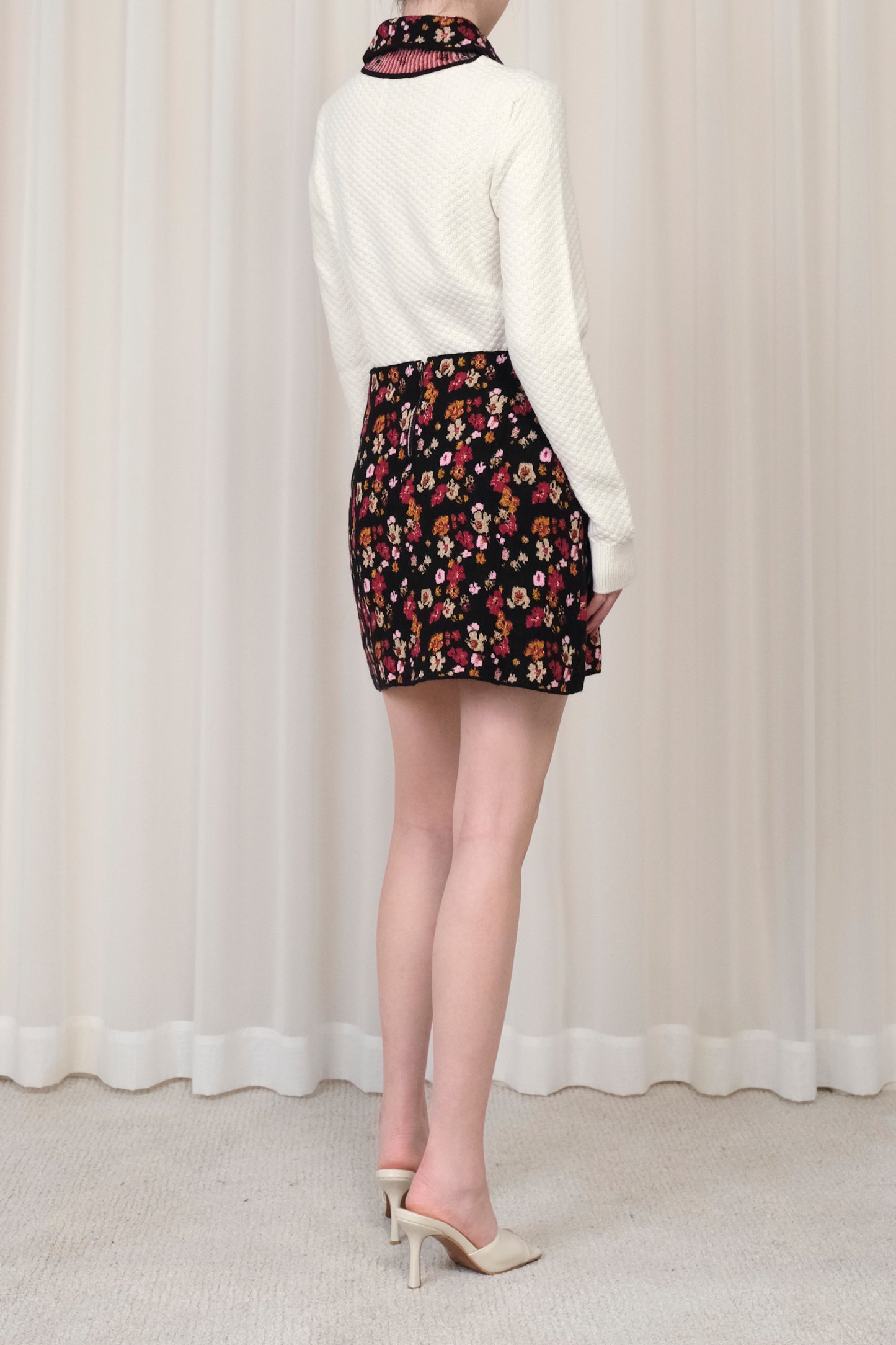 LADIES SKIRT WITH GOLD GARDEN