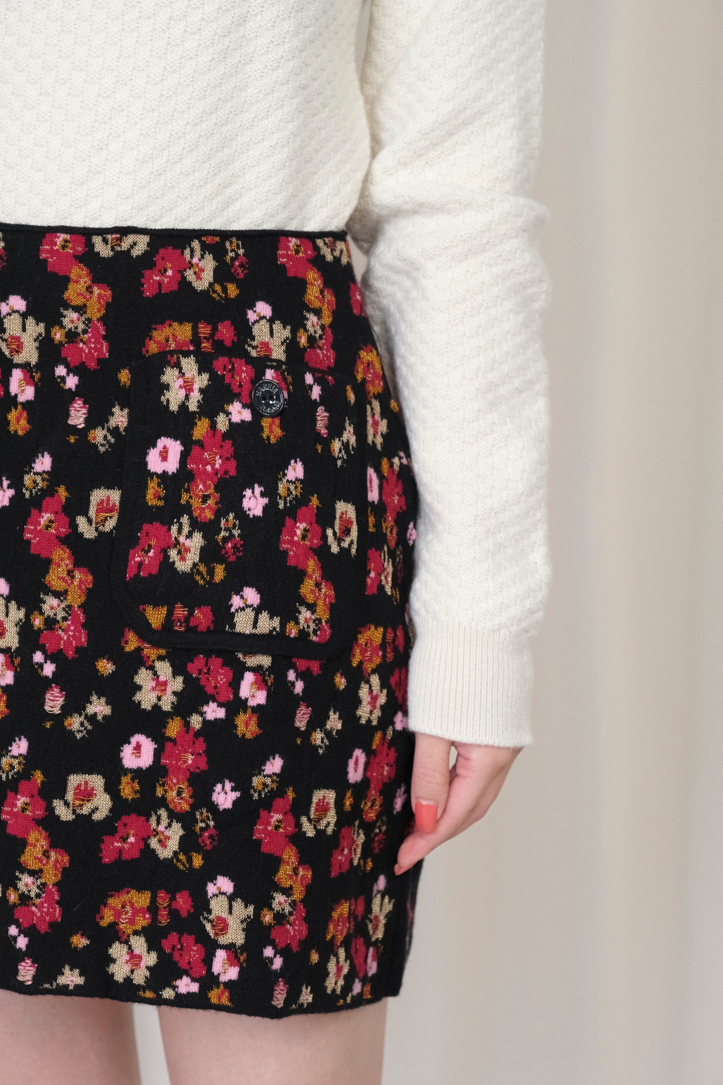 LADIES SKIRT WITH GOLD GARDEN