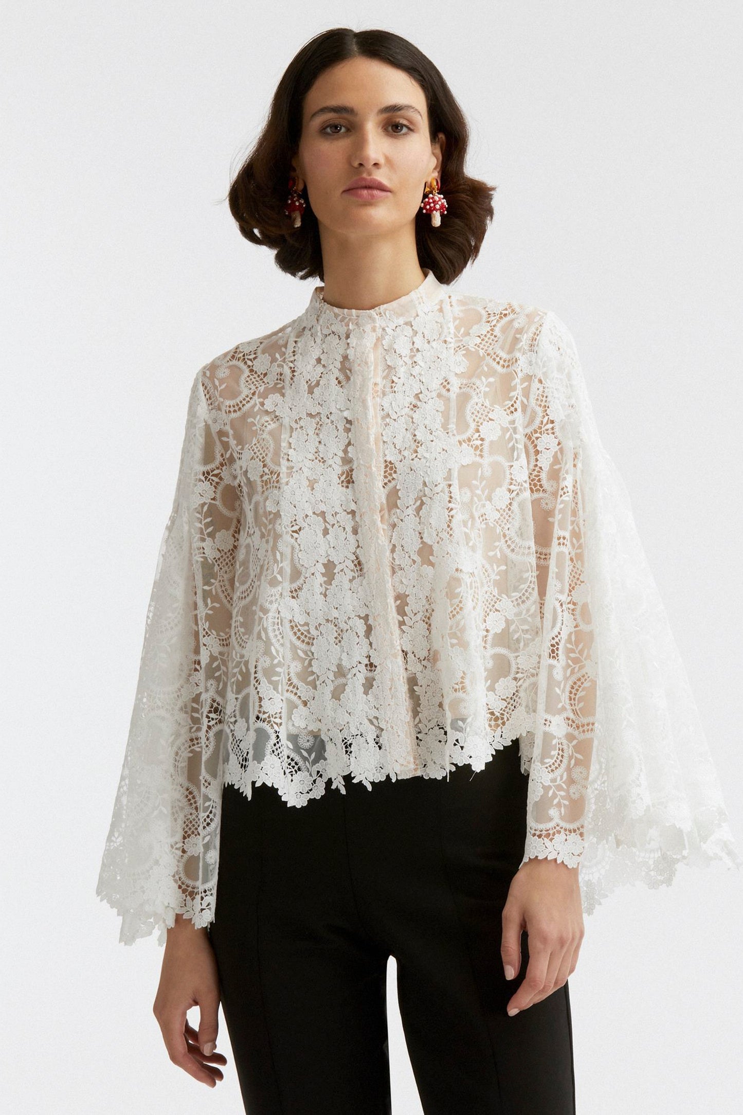 BRACELET SLEEVE GEO FLORAL LACE BLOUSE