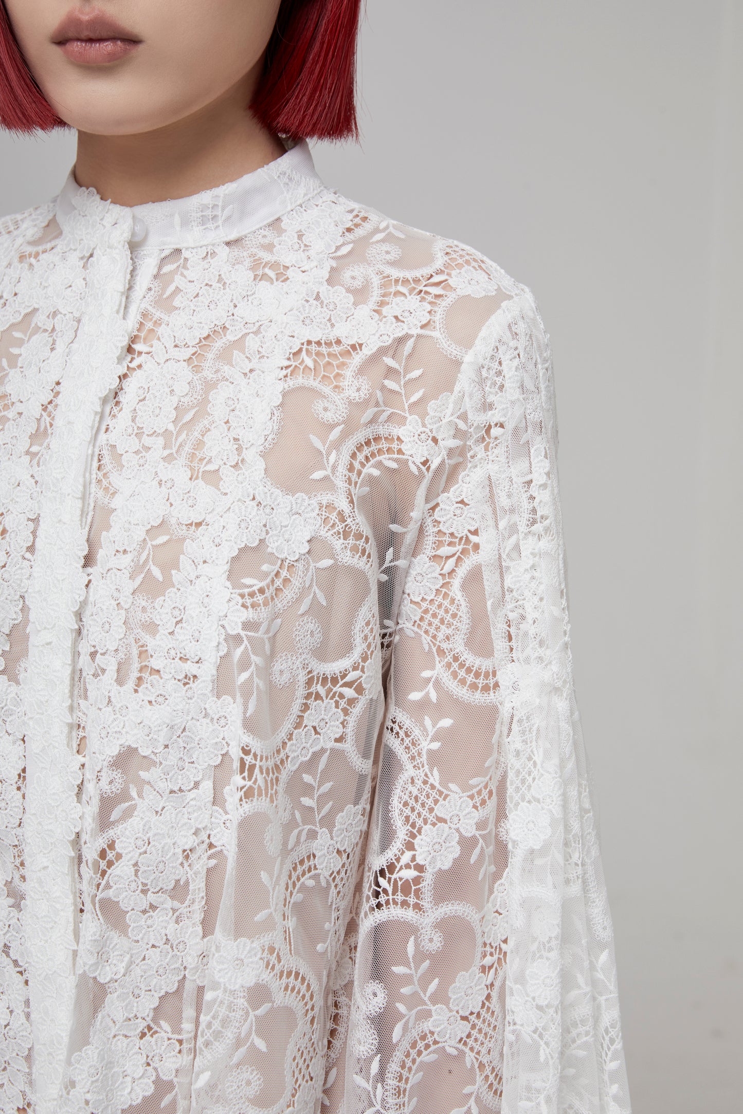 BRACELET SLEEVE GEO FLORAL LACE BLOUSE