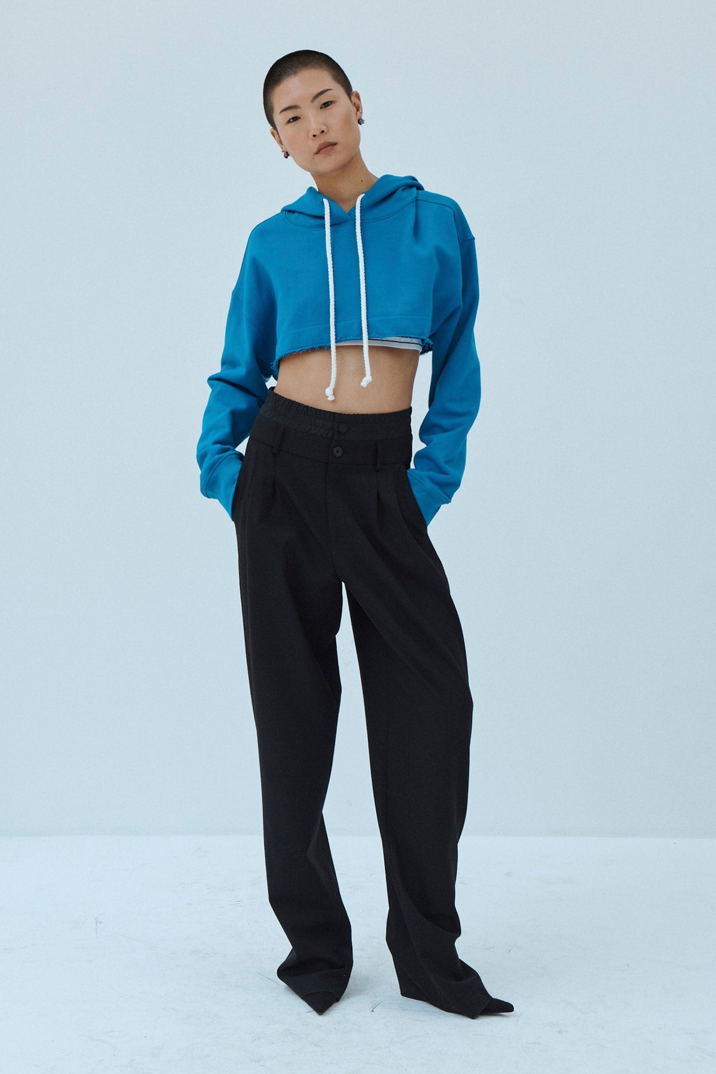 CROPPED HOODIE