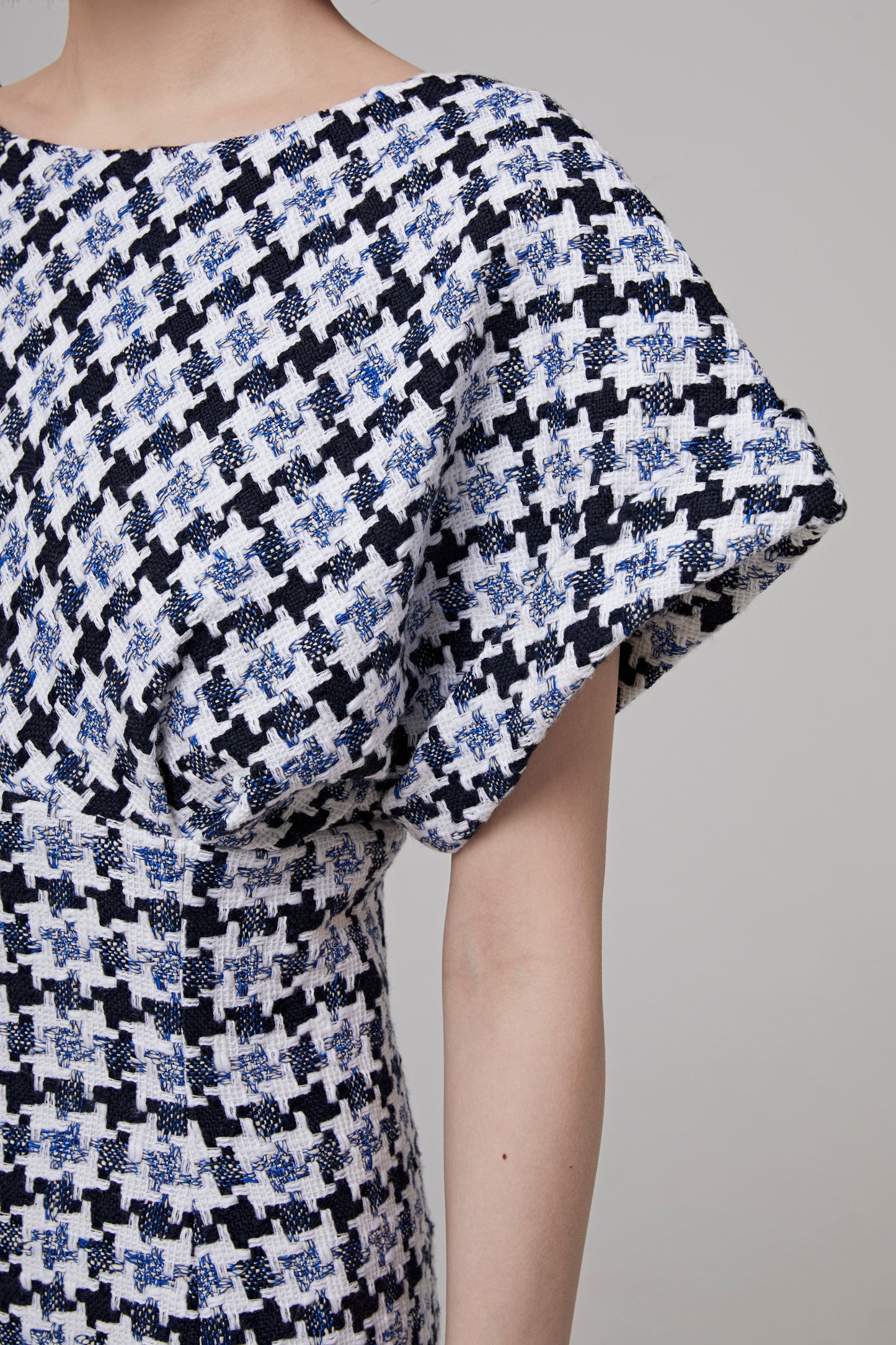 S/S FITTED MIDI DRESS W/ FLARE SKIRT HEM