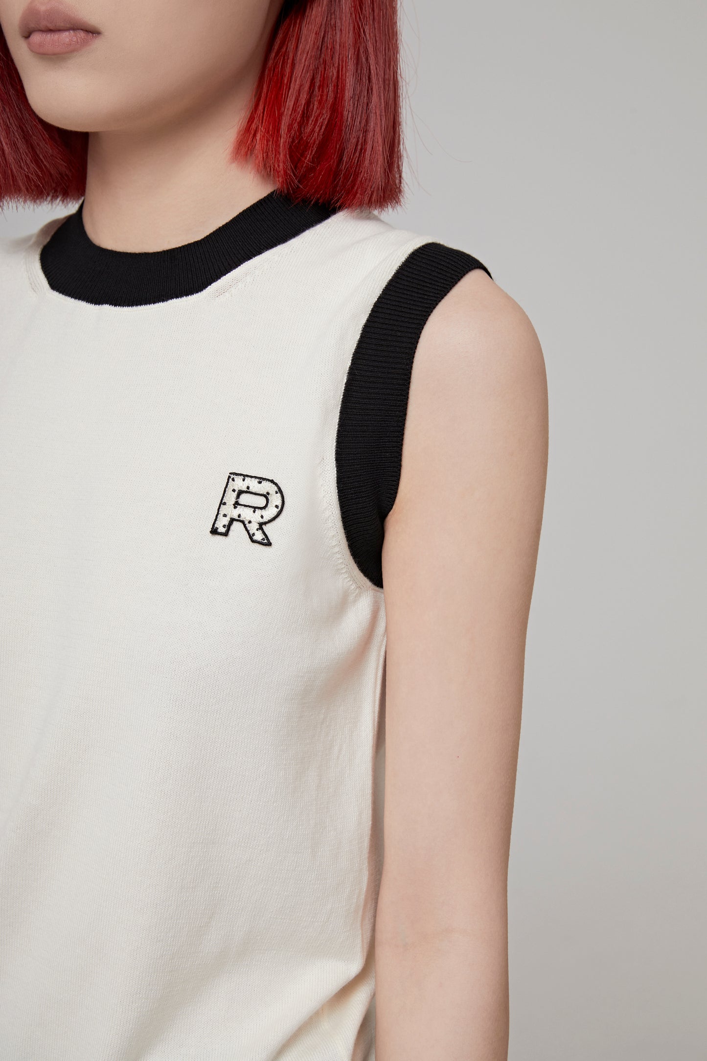 T-NECK SWEATER