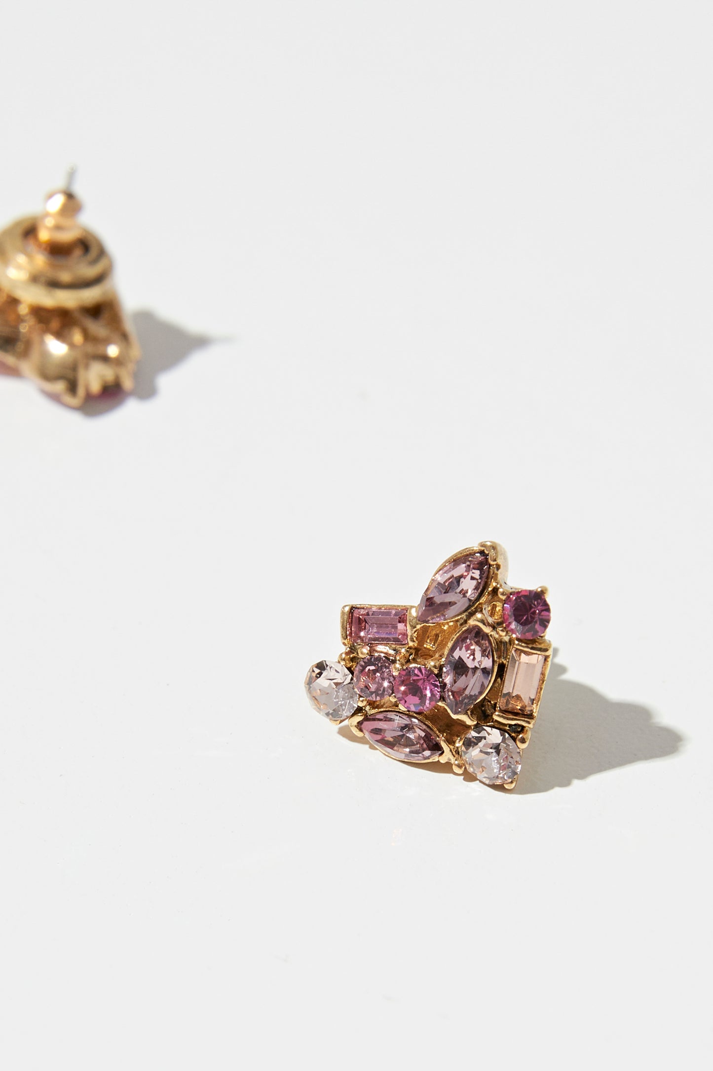 SHATTERED HEART STUD