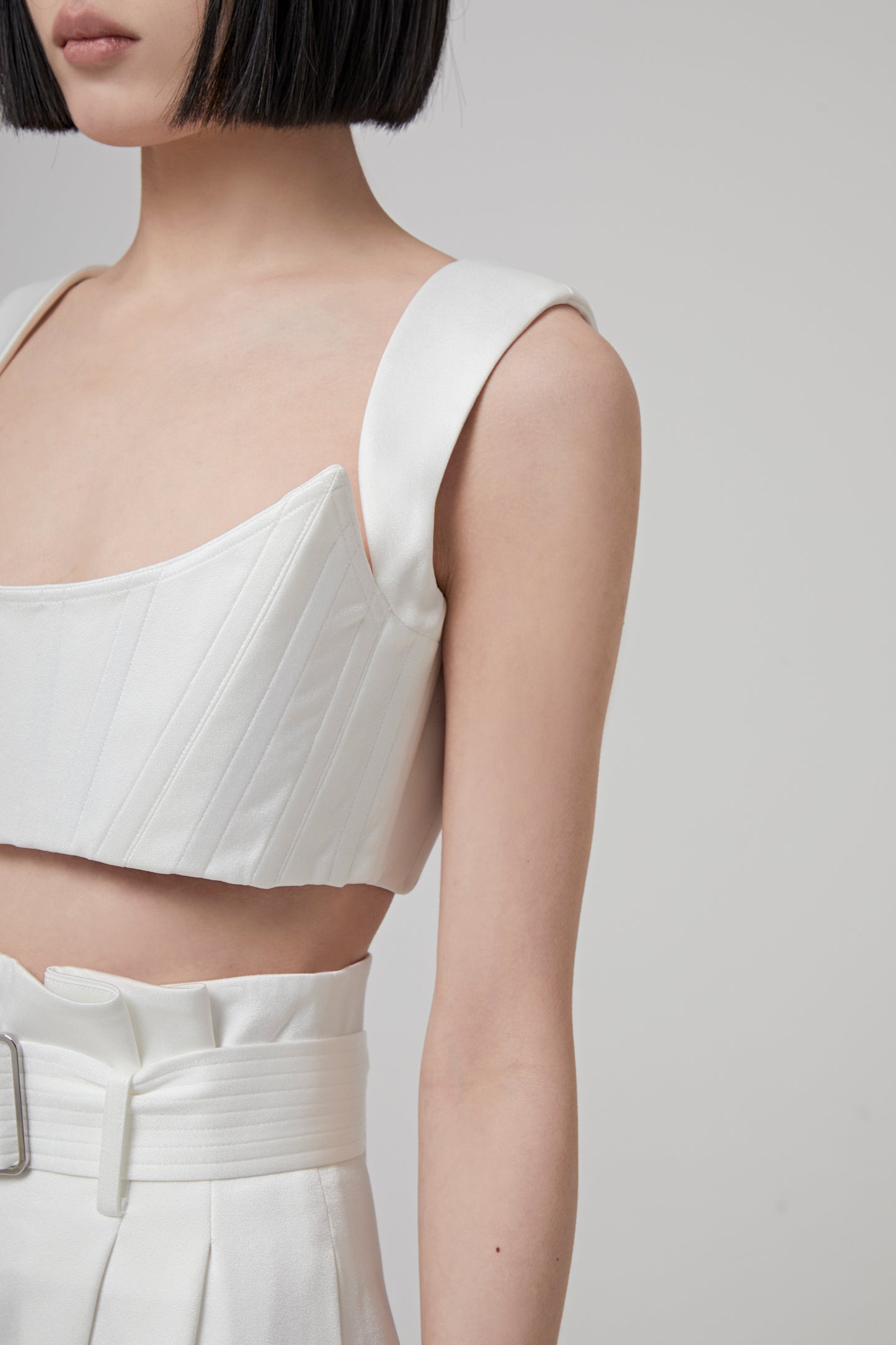 DESIGN SHORT VEST