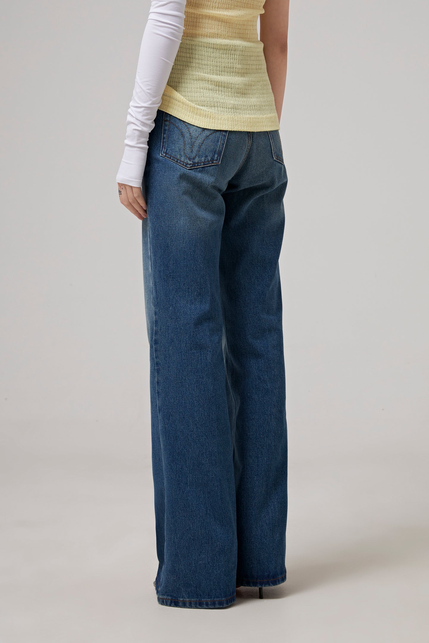 FLARE FIT JEANS