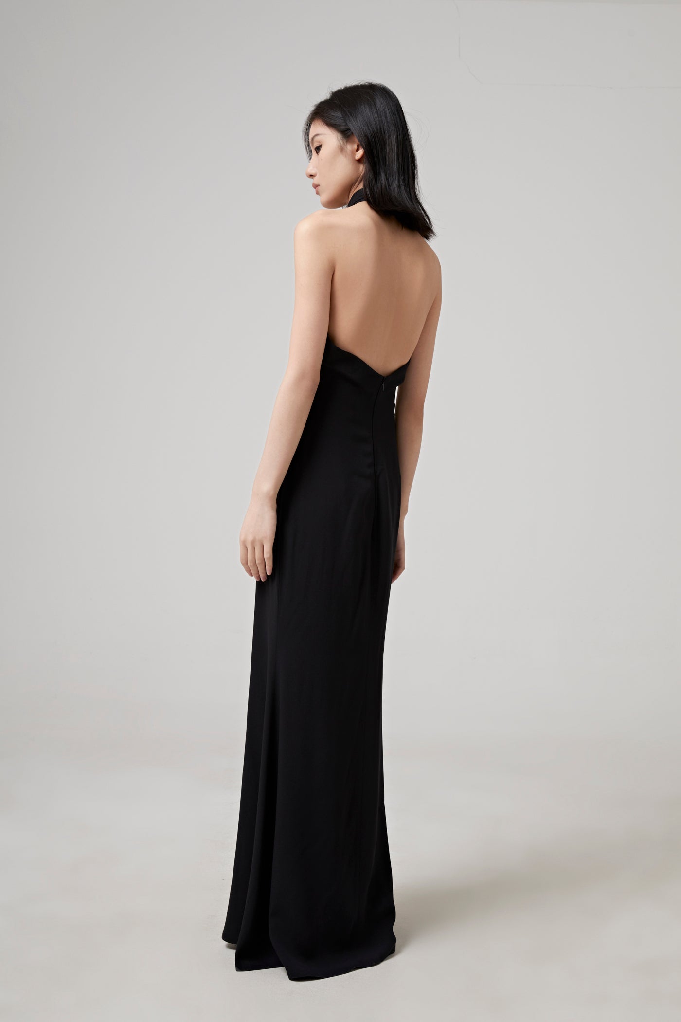 SLEEVELESS SABLÉ MAXI DRESS WITH HEART JEWEL