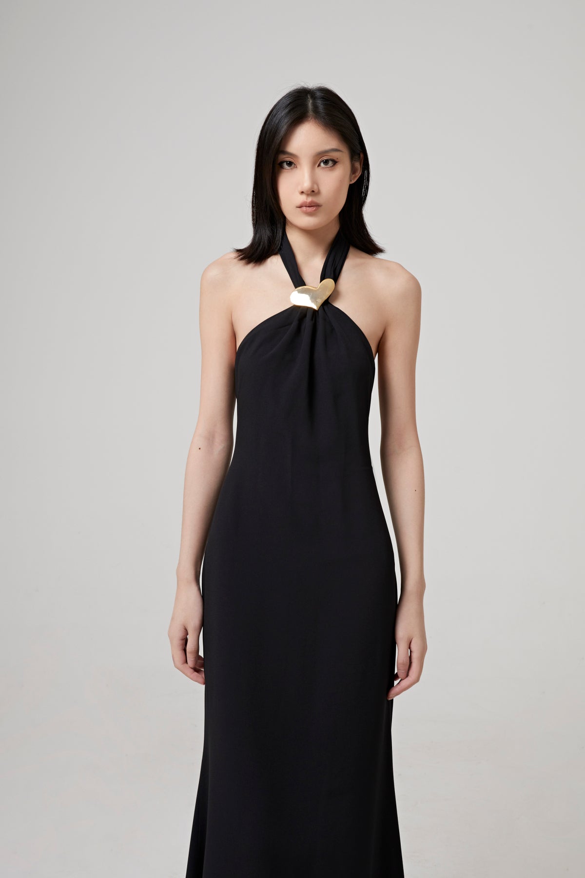 SLEEVELESS SABLÉ MAXI DRESS WITH HEART JEWEL