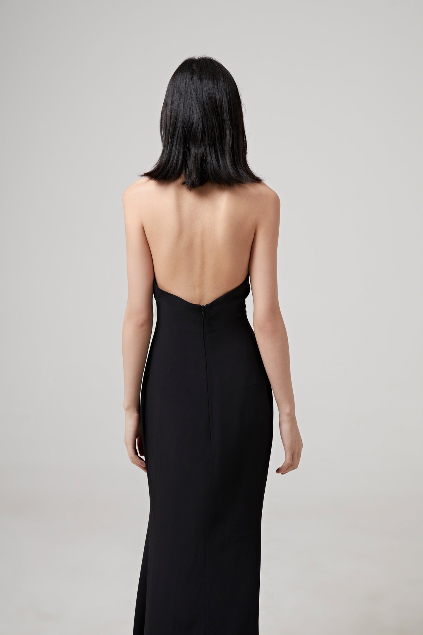 SLEEVELESS SABLÉ MAXI DRESS WITH HEART JEWEL