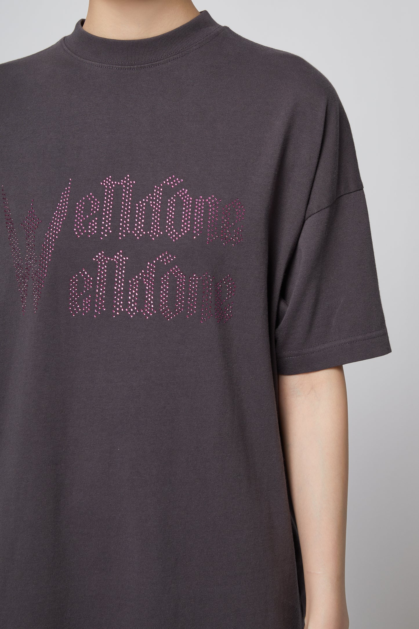 DARK GREY LOGO RHINESTONE SHORT-SLEEVED T-SHIRT