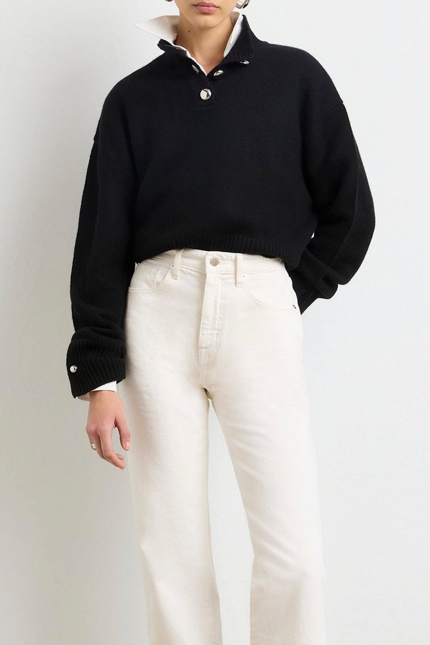 THE ROWE CROPPED HENLEY W/ MACAROON BUTTONS