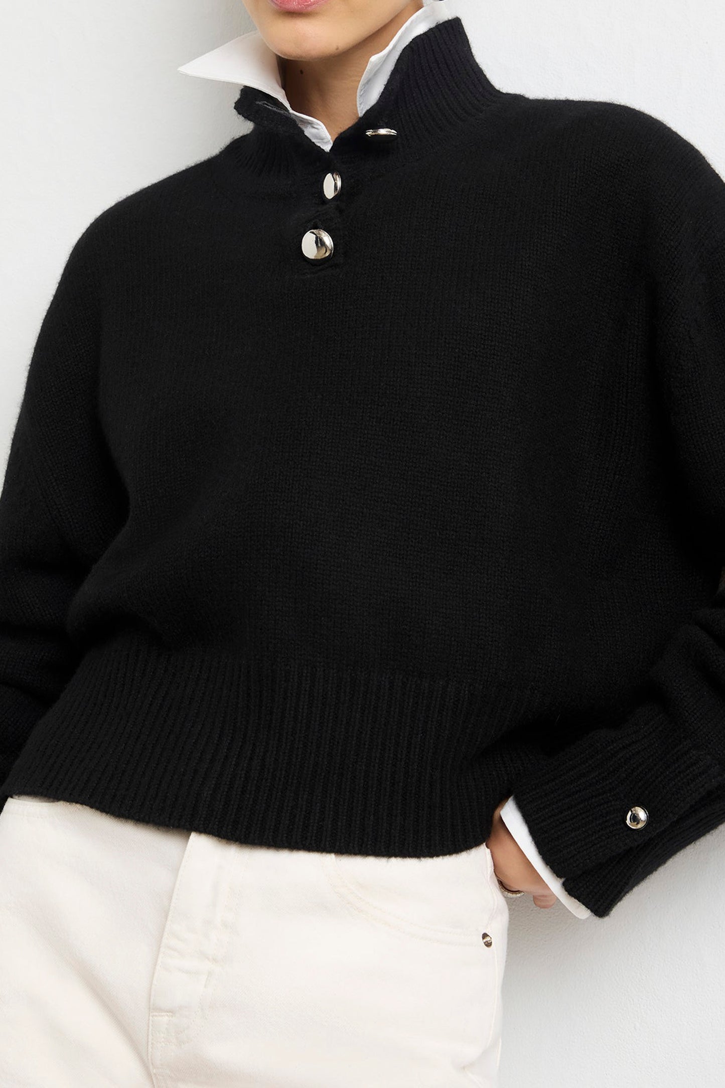 THE ROWE CROPPED HENLEY W/ MACAROON BUTTONS