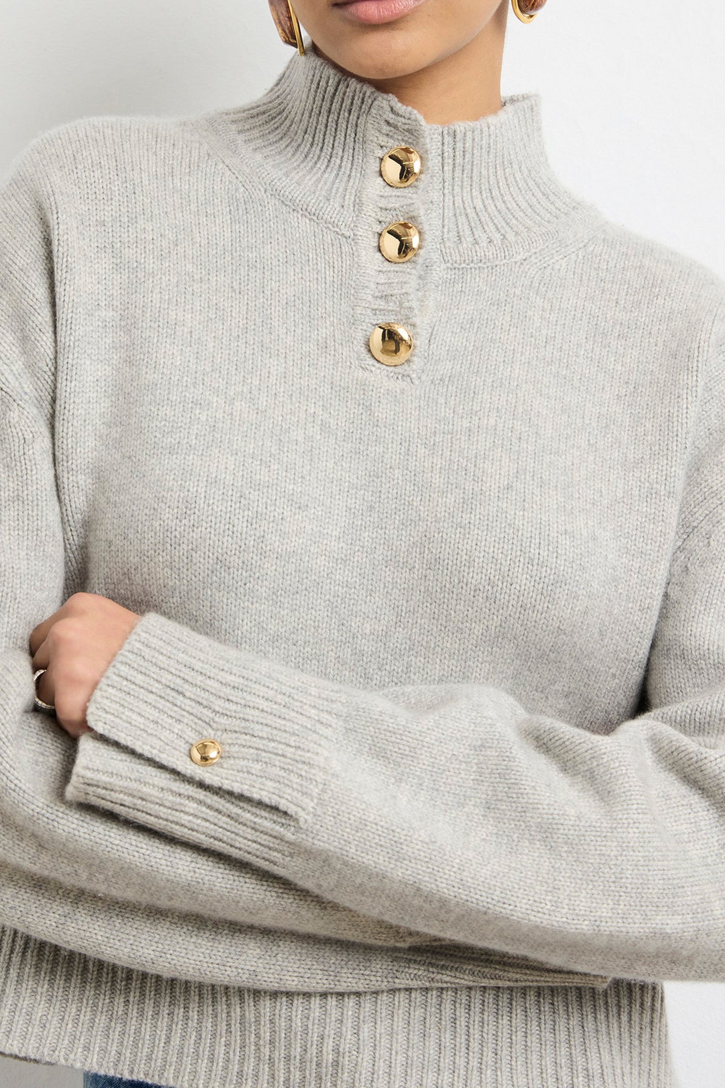 THE ROWE CROPPED HENLEY W/ MACAROON BUTTONS