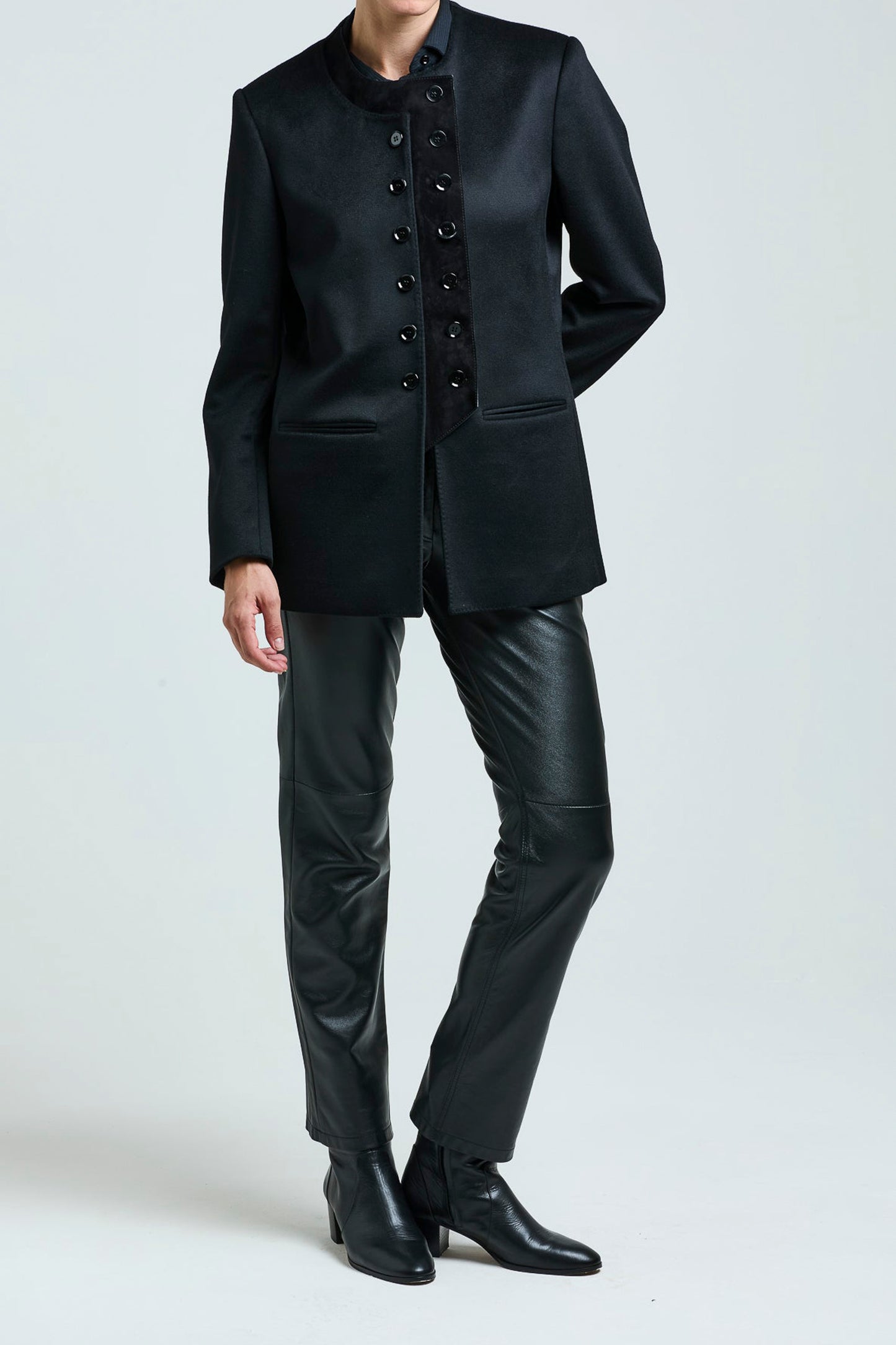 THE LARA BLAZER CASHMERE AND SUEDE BLACK