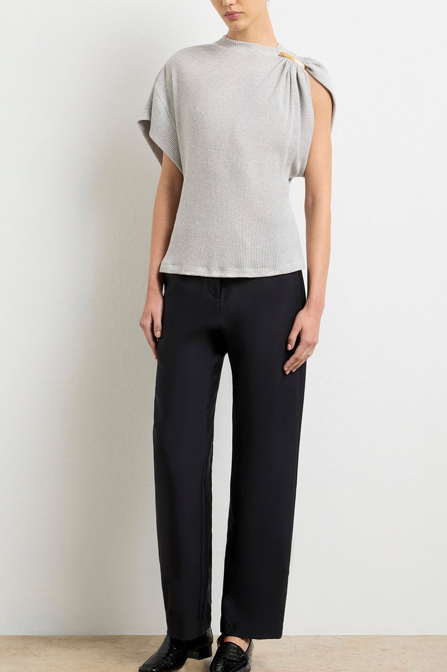 THE FAYE ASYMMETRIC T-SHIRT W/ SHOULDER HARDWARE