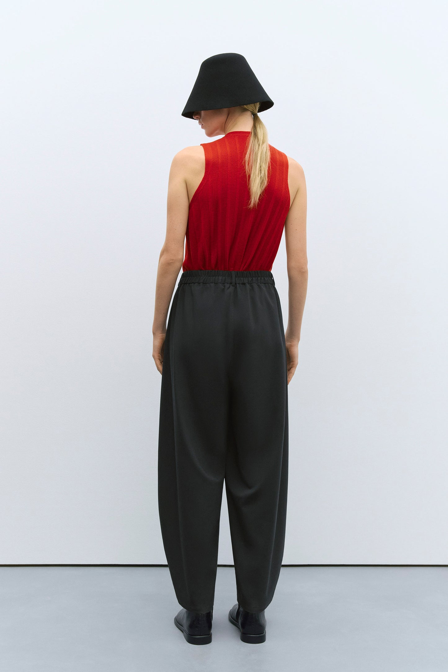 TAILORING CROSSOVER PANTS BLACK