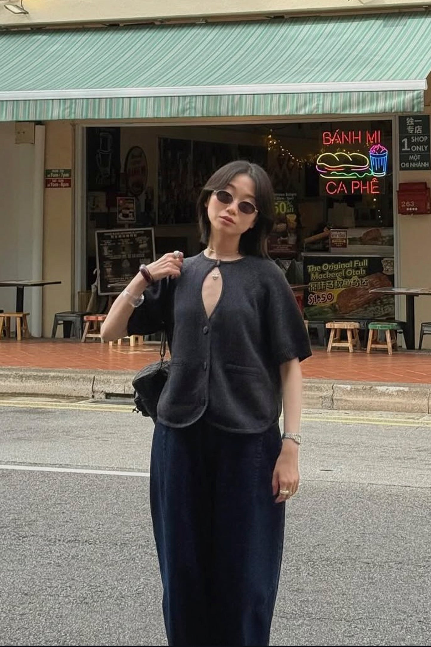 CUT-OUT TOP ANTHRACITE