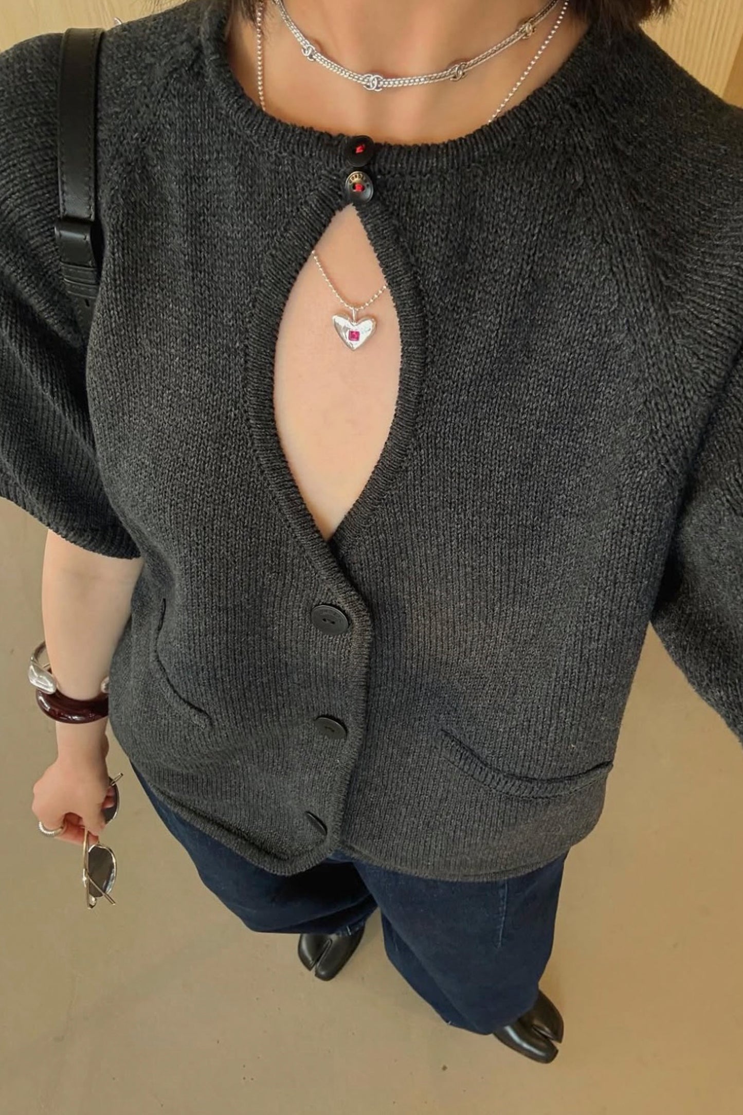 CUT-OUT TOP ANTHRACITE