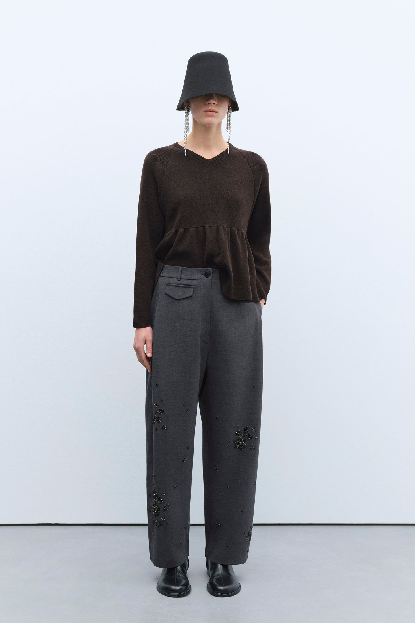 EMBELLISHED TAILORING PANTS GREY