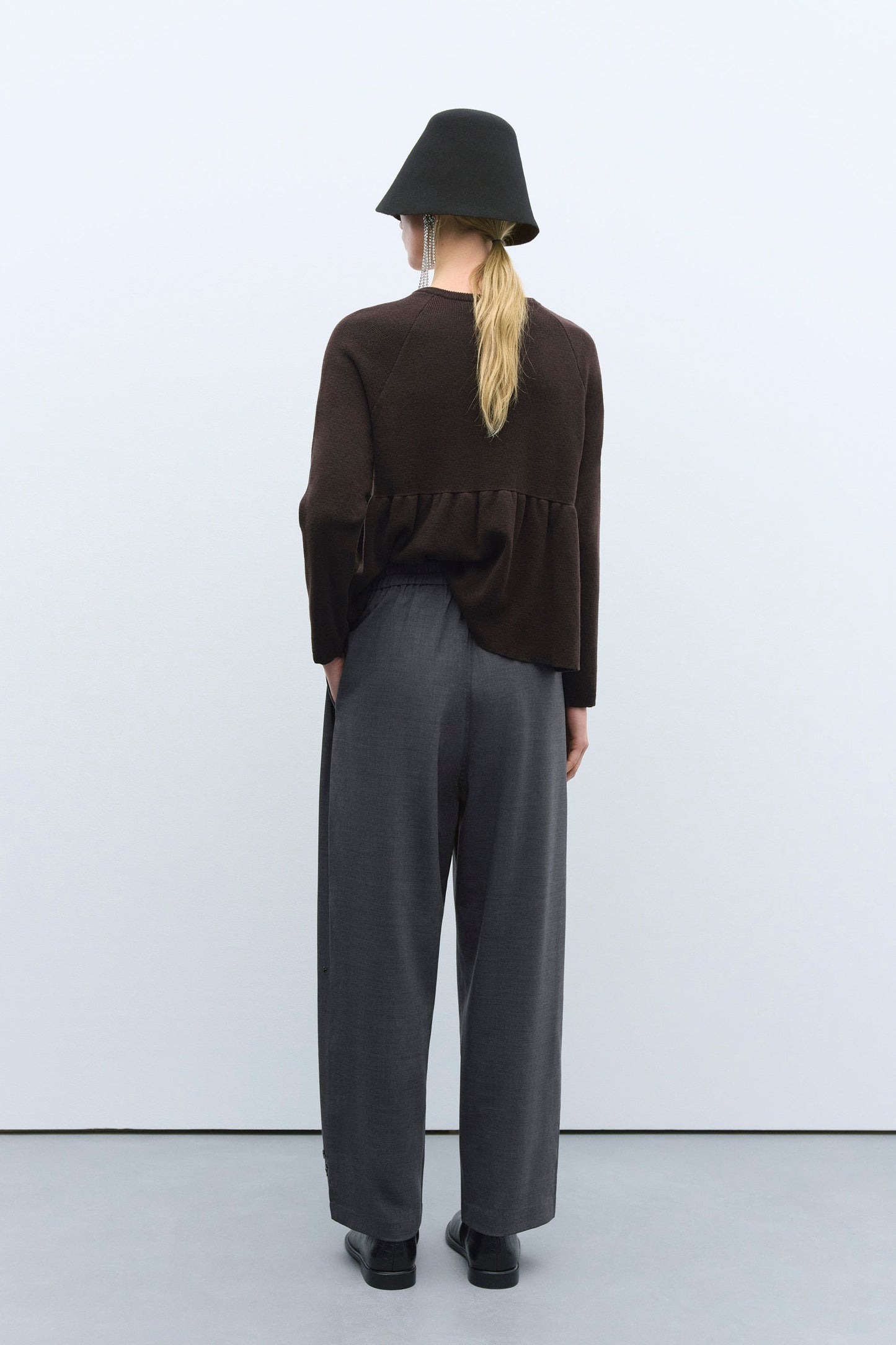 EMBELLISHED TAILORING PANTS GREY