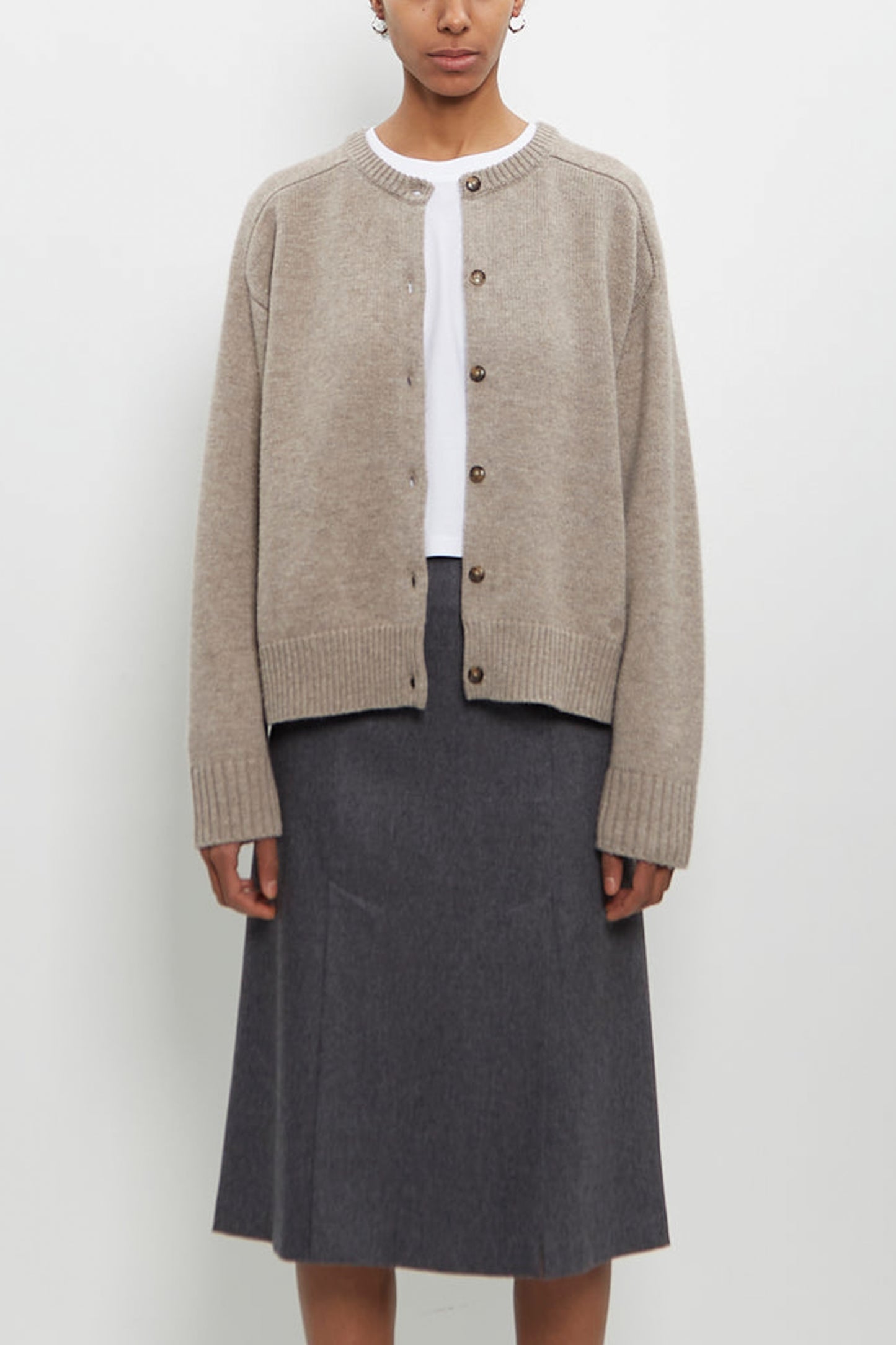 ROUND NECK CARDIGAN