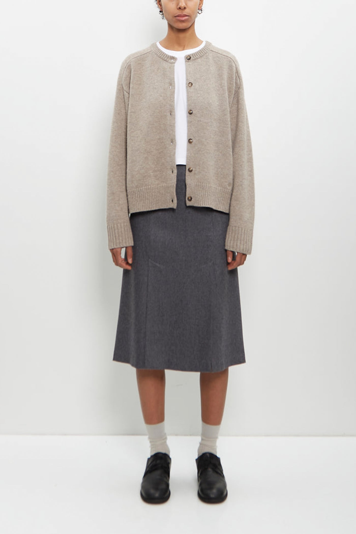 ROUND NECK CARDIGAN