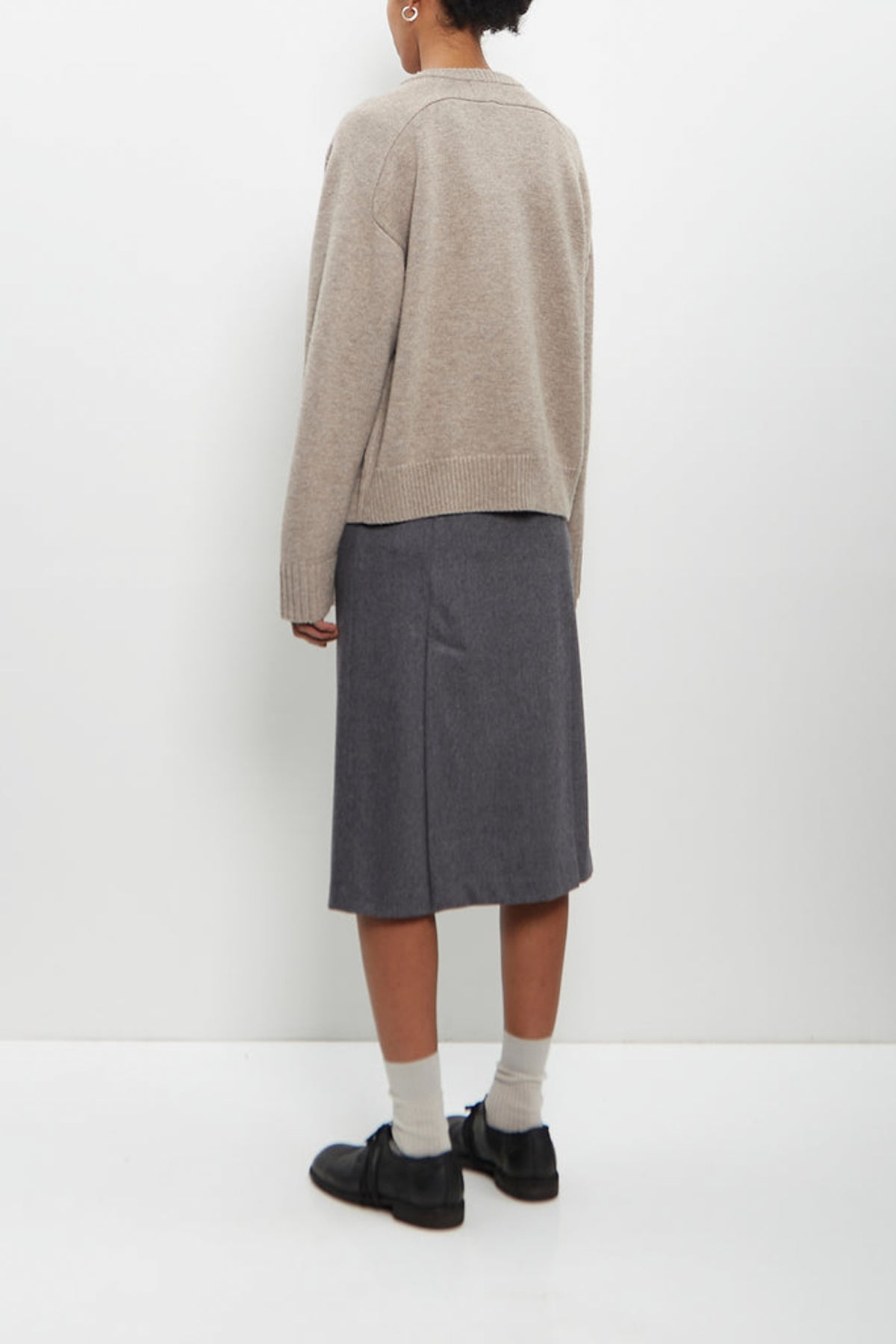 ROUND NECK CARDIGAN