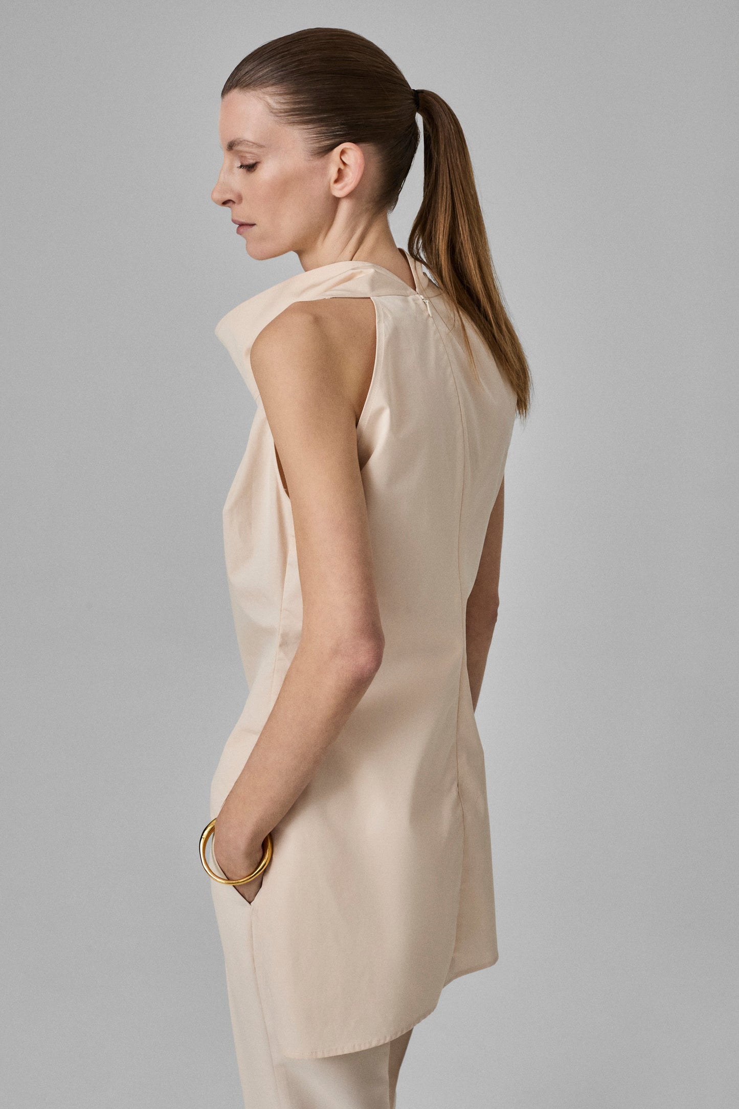 HIGH COWL NECK TOP