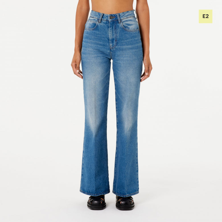 FLARE FIT JEANS