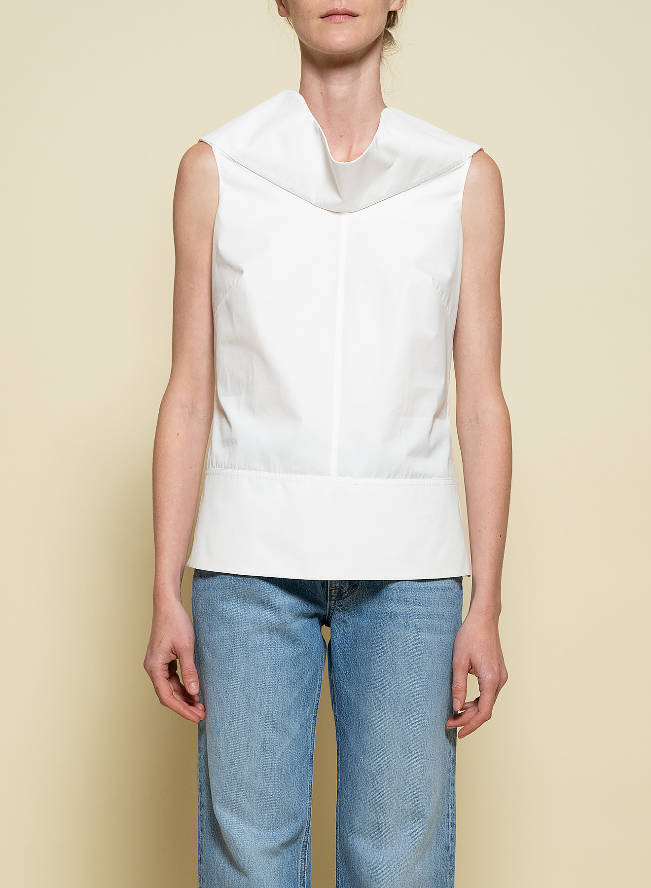 THE BOWIE SLVLESS TOP W/ STRUCTURAL DRAPED COLLAR