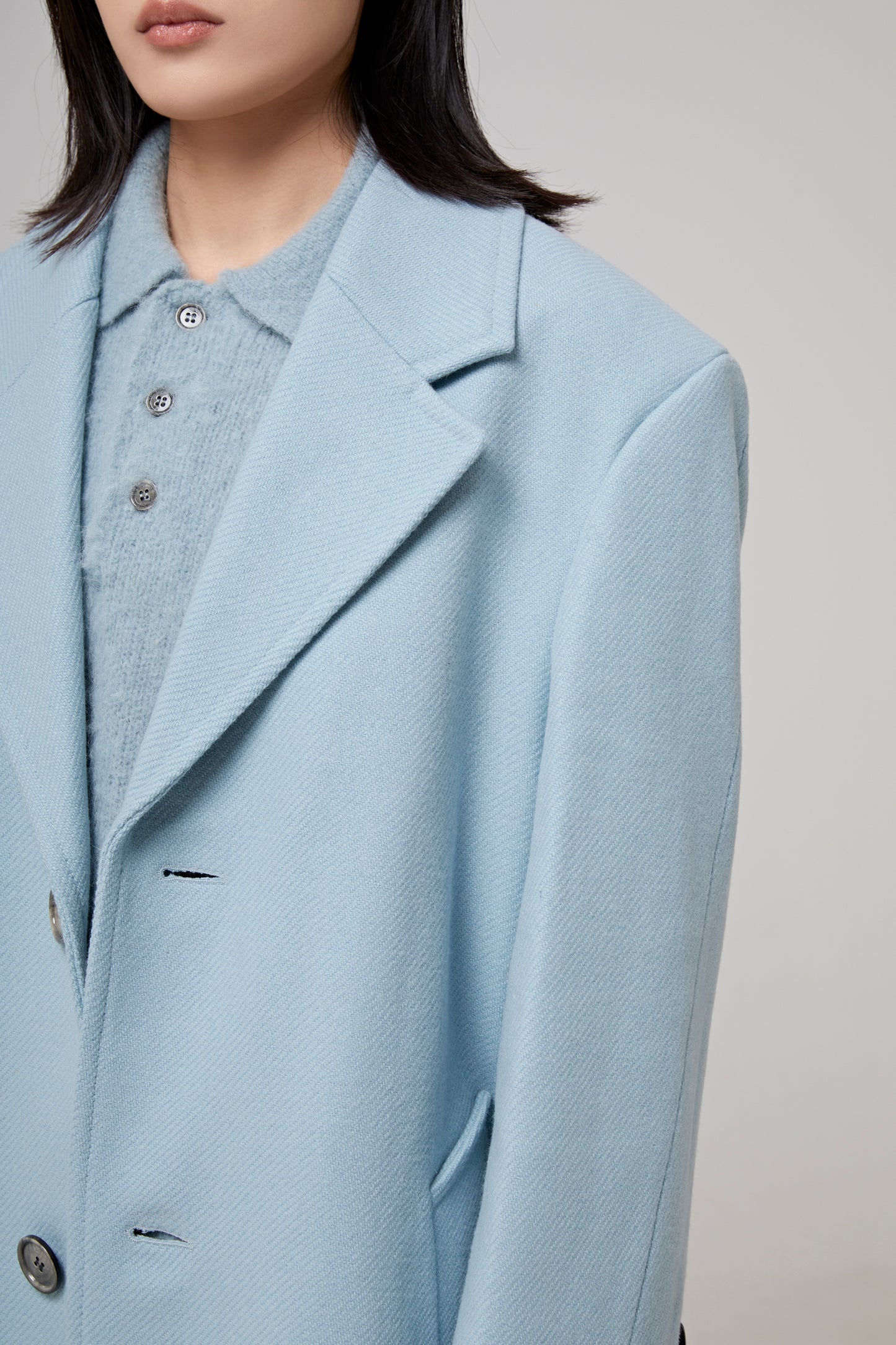 THREE BUTTONS COAT