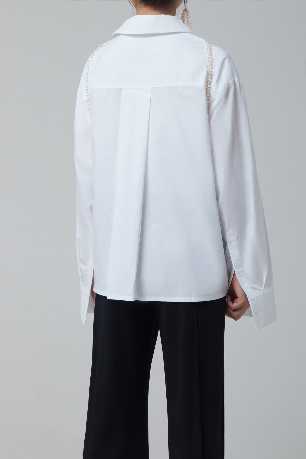 WHITE OVERSIZED SHIRT