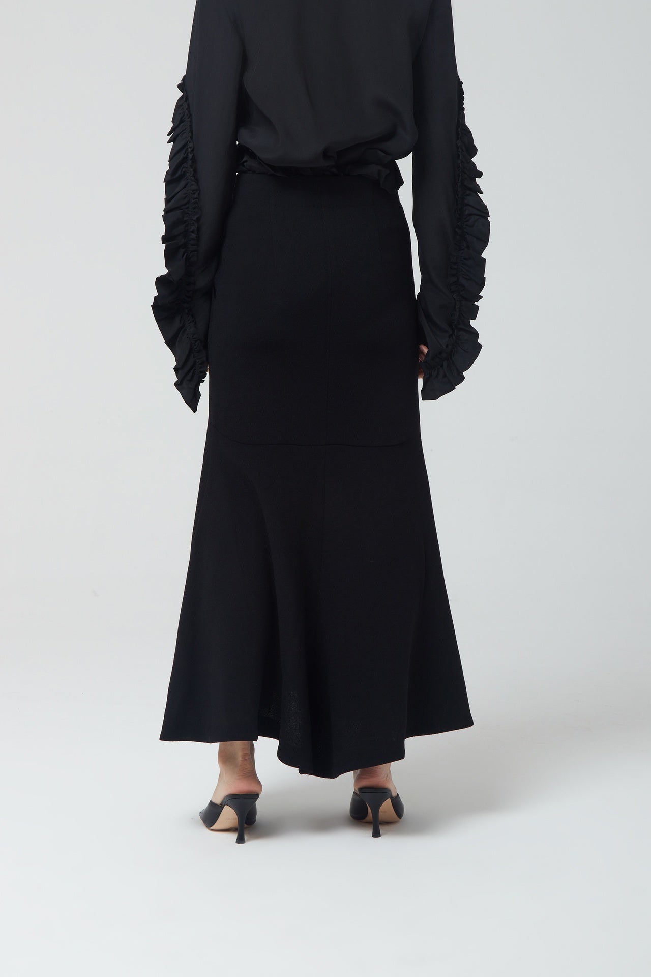 MID-RISE FLARED SKIRT