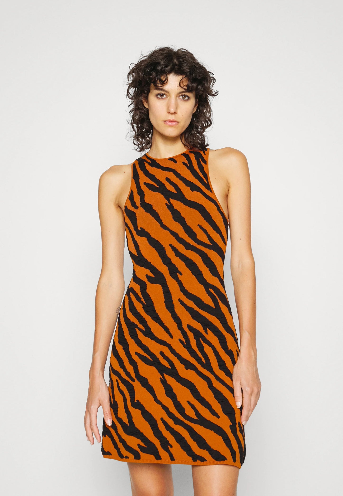 RAZOR FRONT DRESS