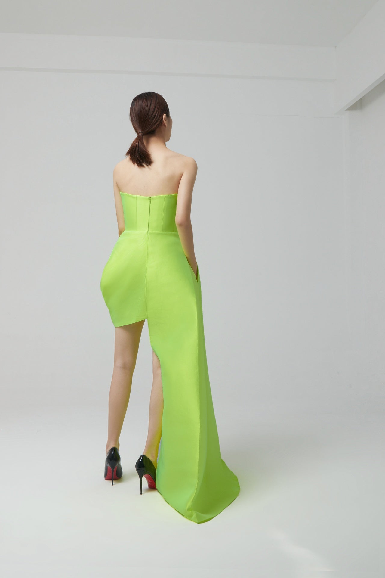 REGINA SILK STRAPLESS ASYMME