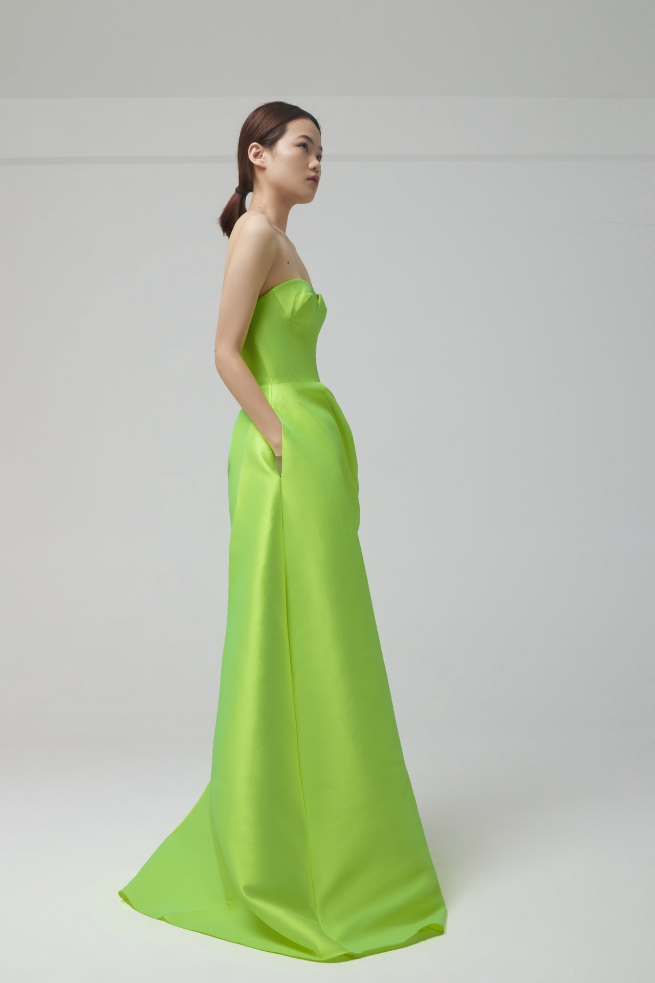 REGINA SILK STRAPLESS ASYMME