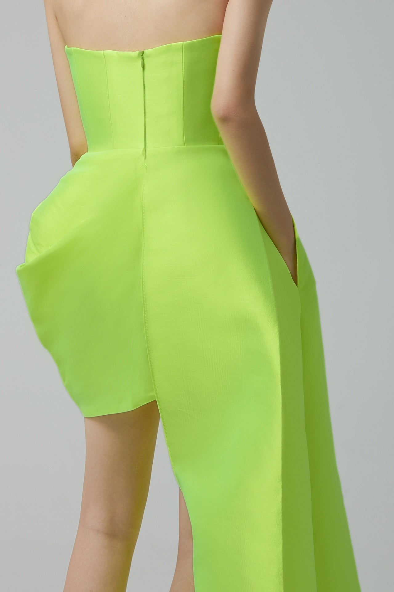 REGINA SILK STRAPLESS ASYMME