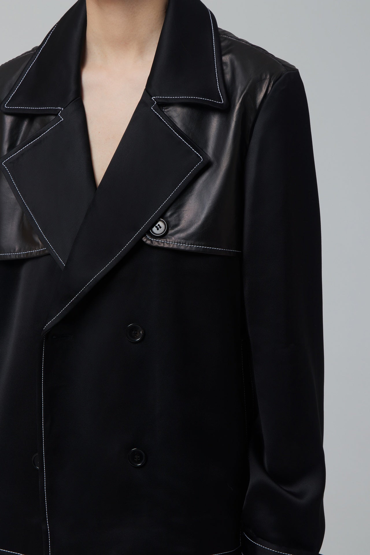 BLACK OVERSIZED JACKET
