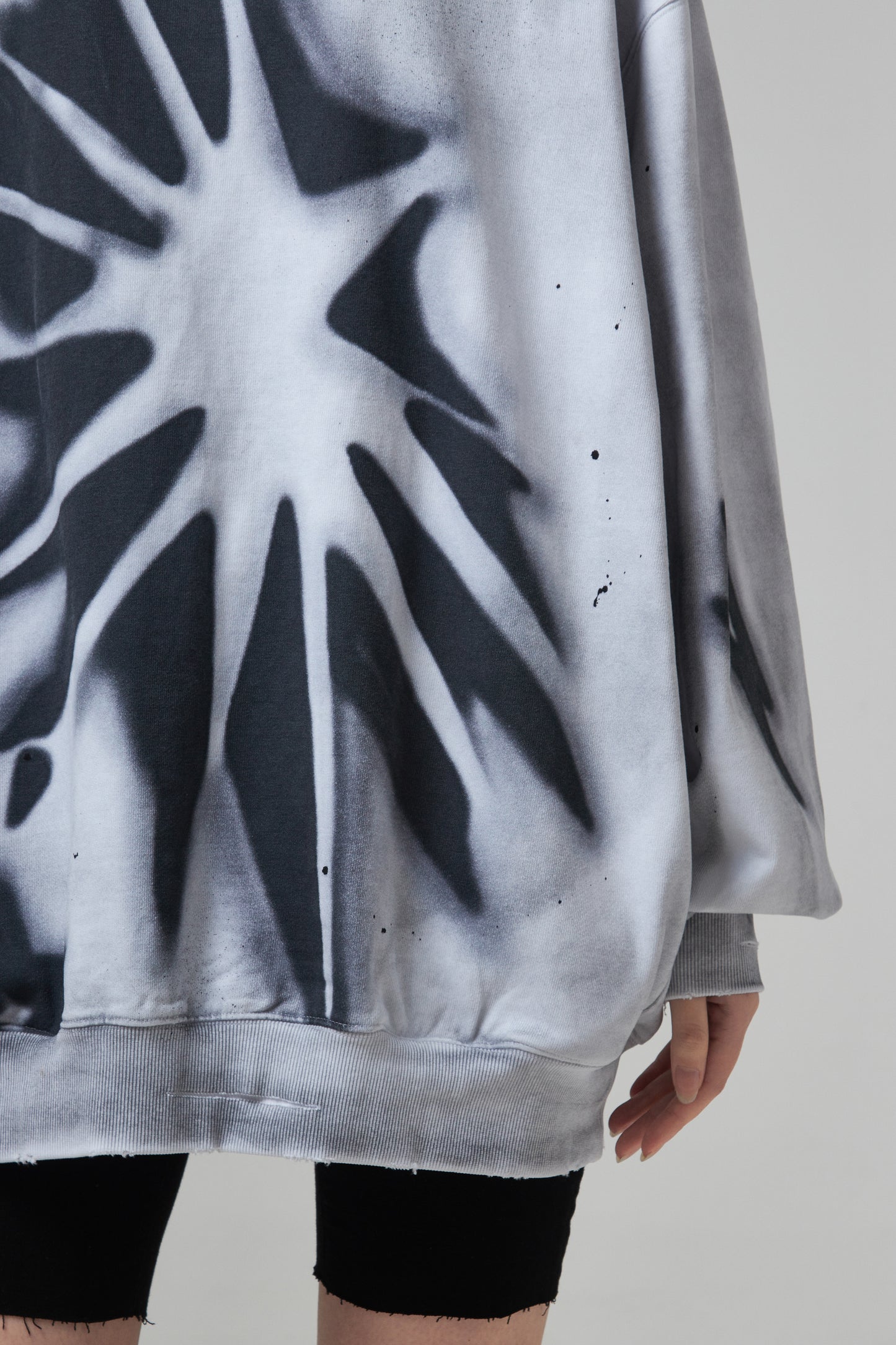 VINTAGE PAINTING WASHED SWEATSHIRT