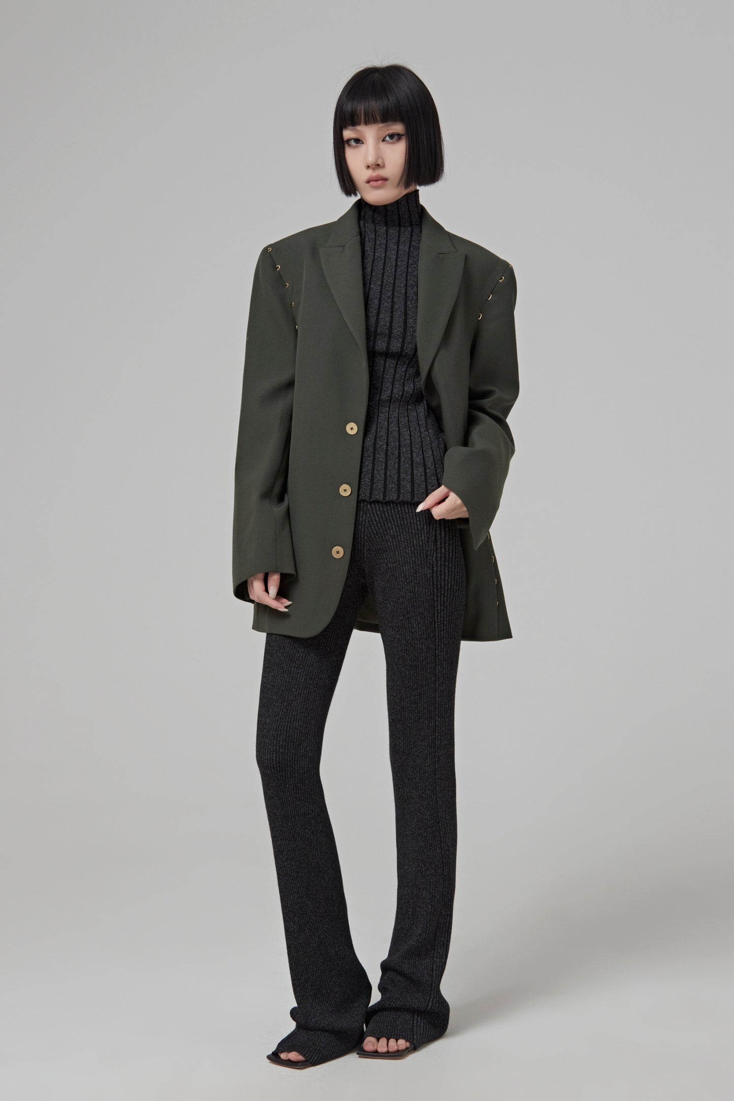 OVERSIZED HOOK & EYEBLAZER