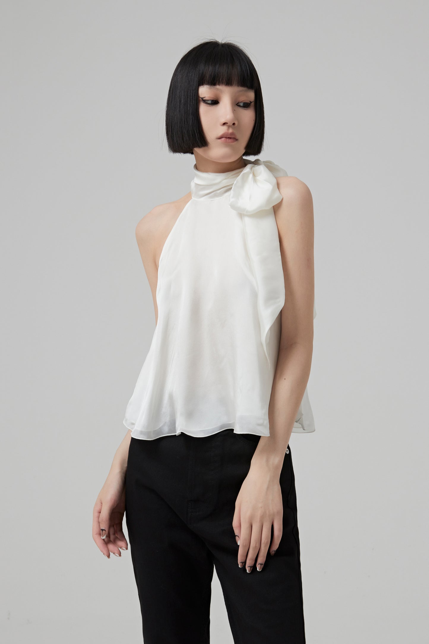 NECK TIE FLOWER CITY TOP