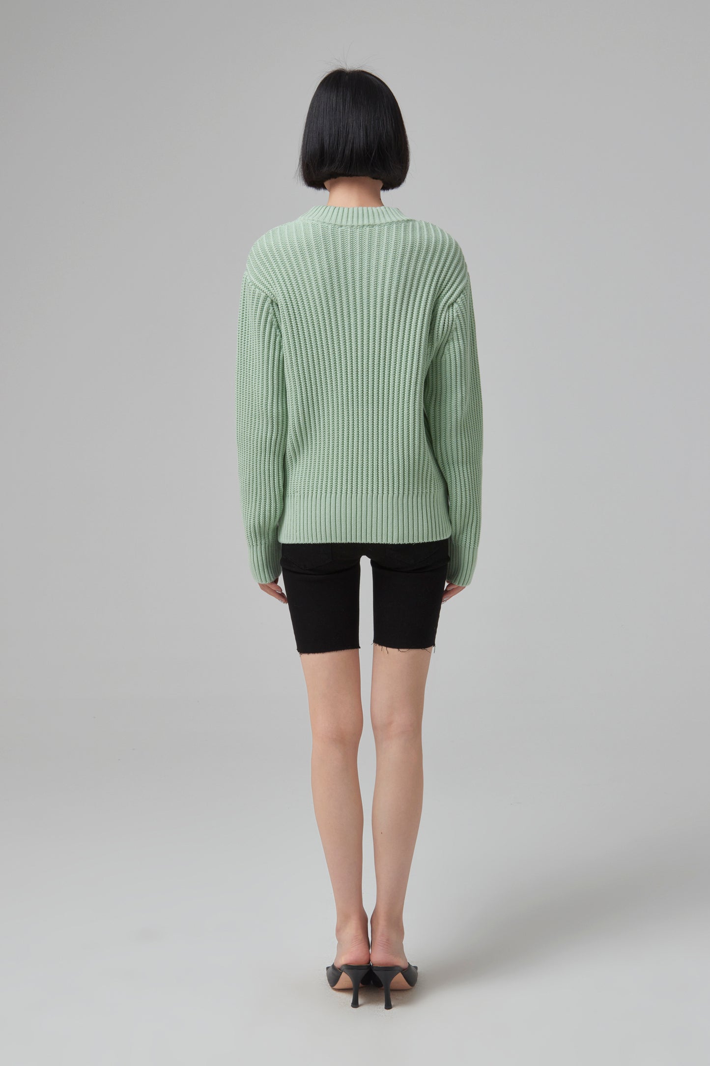 CREWNECK SWEATER