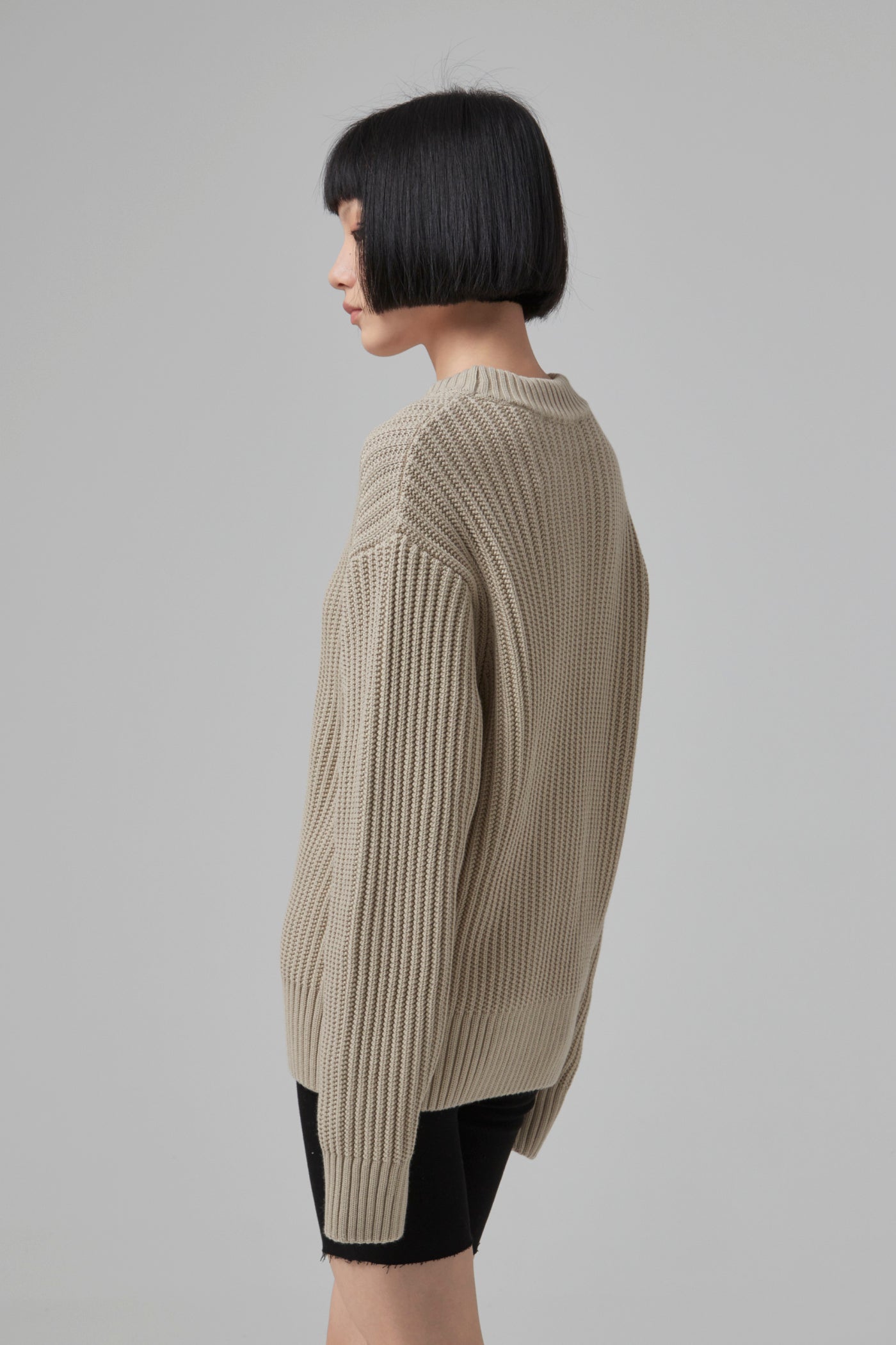CREWNECK SWEATER